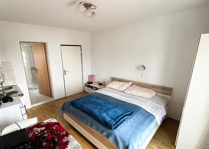 Cozy In Rab With Harbor View Apartman Rab Town